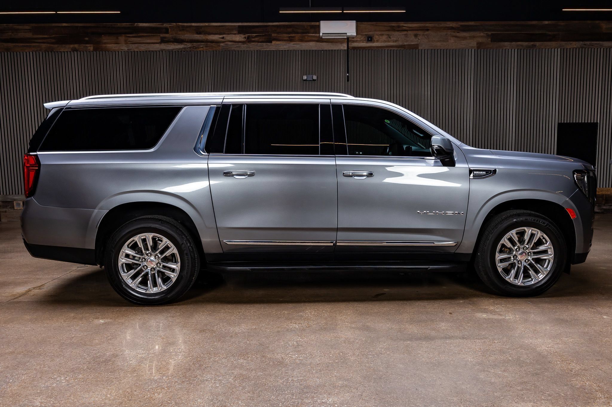 Used 2021 GMC Yukon XL SLT w/ SLT Luxury Package RWD image 10