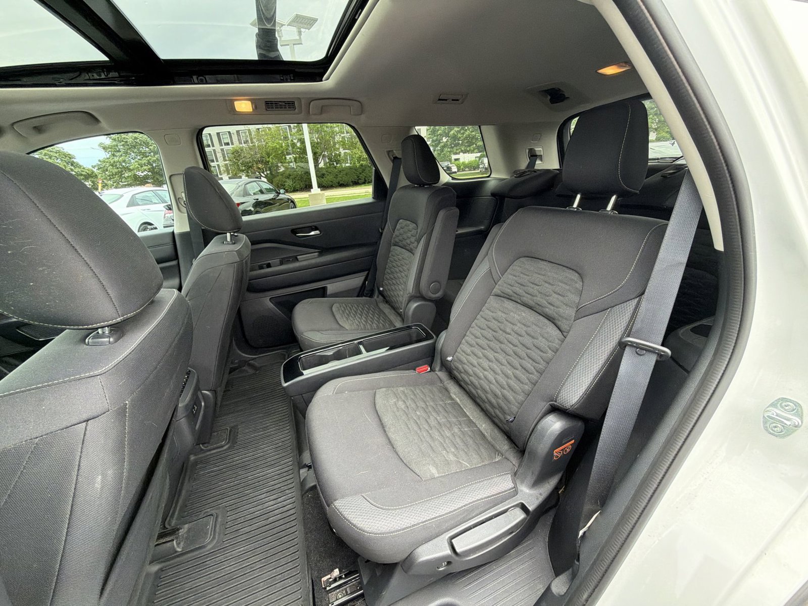 Used 2022 Nissan Pathfinder SV w/ SV Premium Package AWD/4WD image 23
