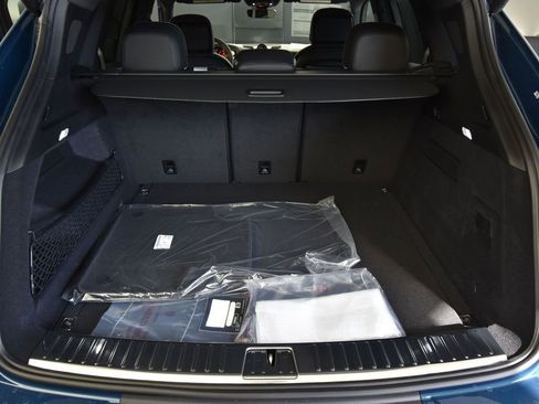 New 2026 Porsche Cayenne image 21