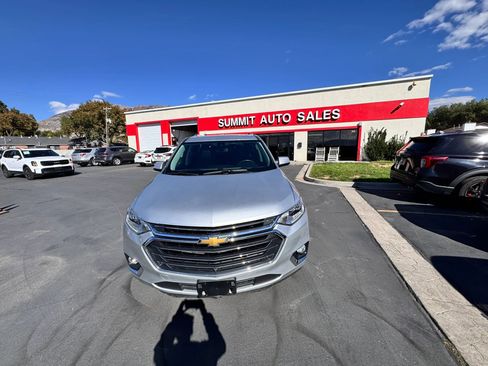 Used 2021 Chevrolet Traverse Premier AWD/4WD image 9