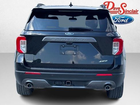Used 2022 Ford Explorer XLT w/ Equipment Group 202A AWD/4WD image 8