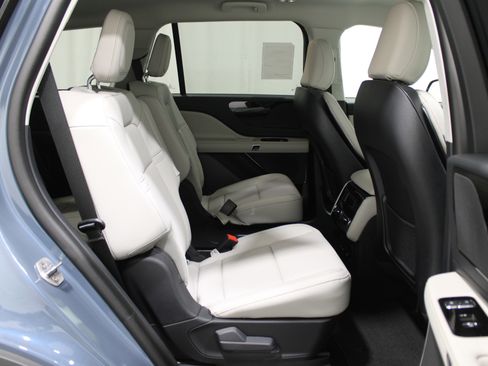 New 2026 Lincoln Aviator 2WD image 27