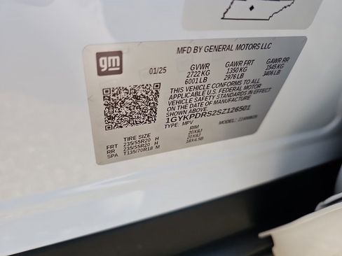 Used 2025 Cadillac XT6 Premium Luxury w/ LPO, Floor Liner Package image 40