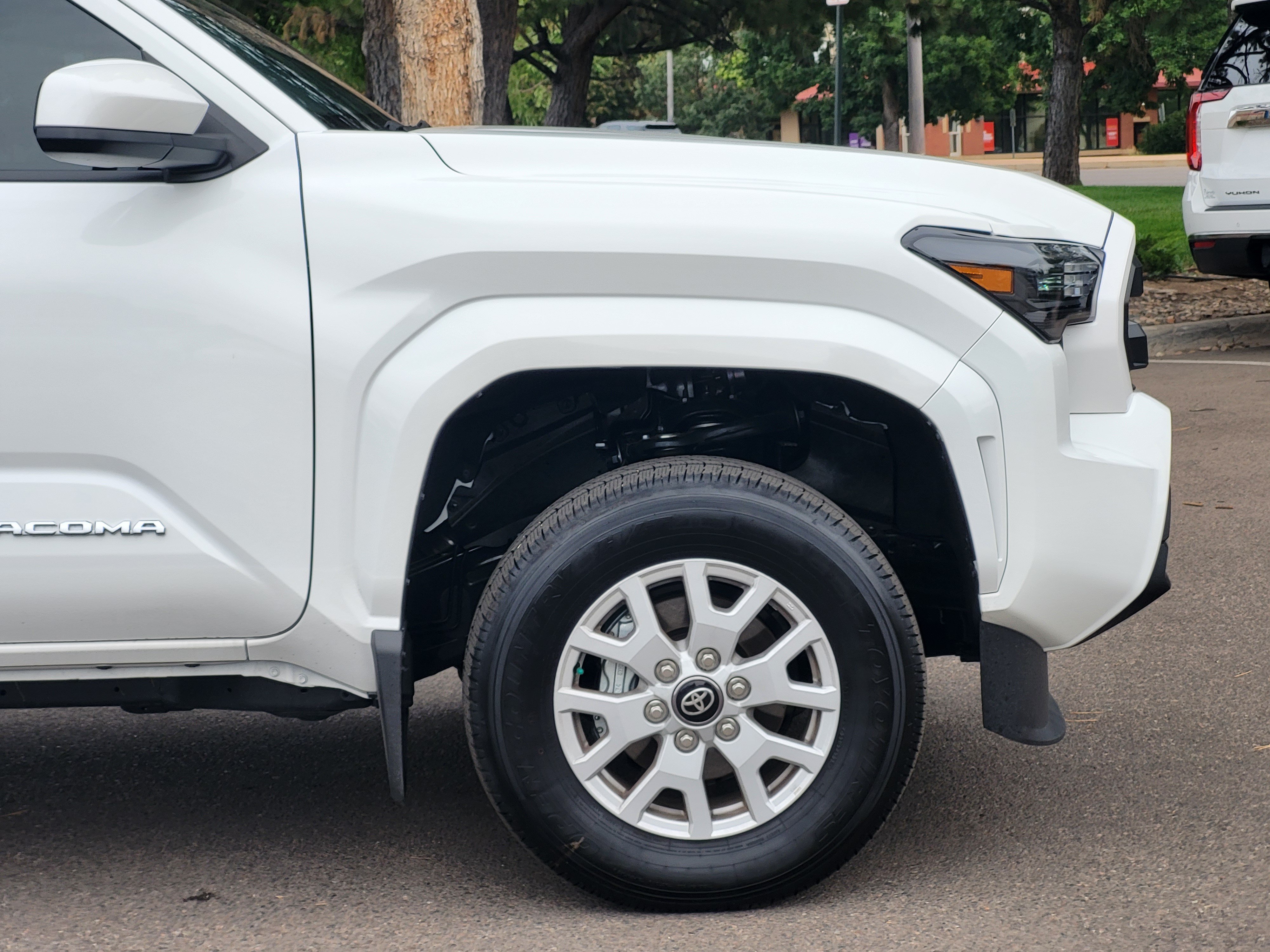 Certified 2026 Toyota Tacoma SR5 AWD/4WD image 7