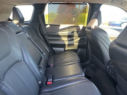 Used 2022 INFINITI QX60 Luxe image 11