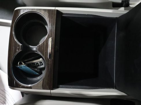 Used 2020 Toyota Sienna XLE image 32