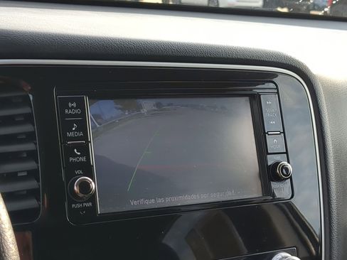 Used 2020 Mitsubishi Outlander ES image 20