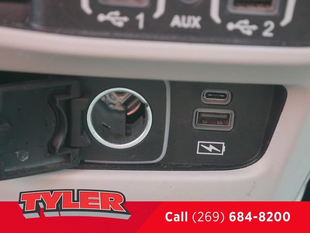Used 2022 Chrysler Pacifica Touring-L FWD image 35