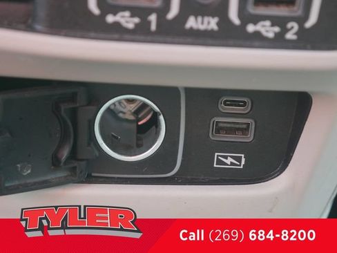 Used 2022 Chrysler Pacifica Touring-L FWD image 35