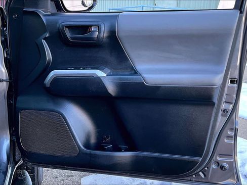 Used 2017 Toyota Tacoma SR5 w/ Tow Package image 23