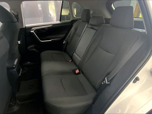 Used 2021 Toyota RAV4 LE AWD/4WD image 20