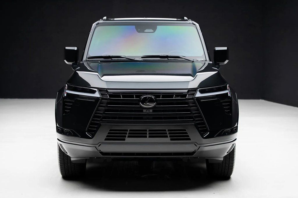 Used 2025 Lexus GX 550 w/ Accessory Package (2T) AWD/4WD image 1
