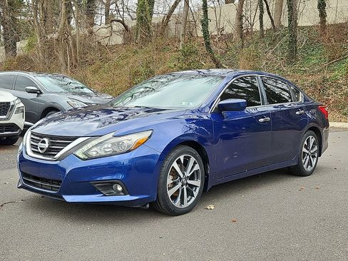 Used 2016 Nissan Altima 2.5 SR w/ LED Appearance Package image 3