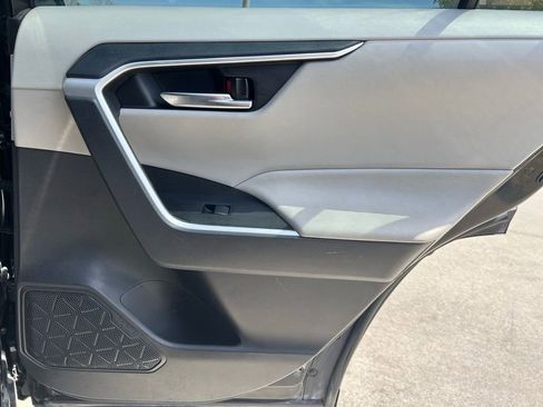 Used 2021 Toyota RAV4 XLE w/ Carpet Mat Package (TMS) AWD/4WD image 26