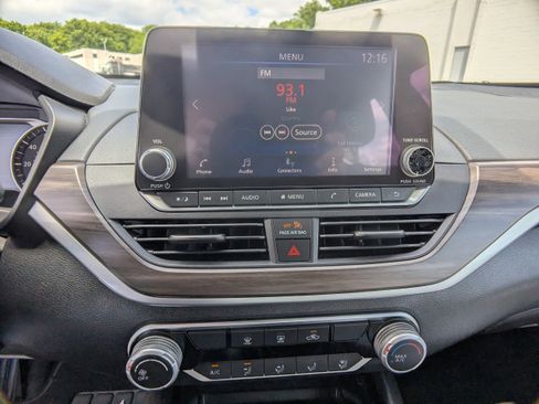 Used 2024 Nissan Altima 2.5 SV FWD image 20