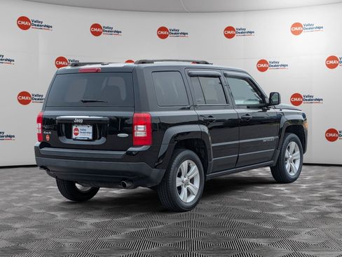 Used 2017 Jeep Patriot Latitude AWD/4WD image 5