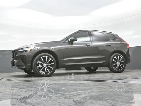 Used 2024 Volvo XC60 B5 Plus w/ Protection Package Premier AWD/4WD image 26