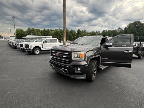 Used 2014 GMC Sierra 1500 SLT w/ All-Terrain Package AWD/4WD image 4
