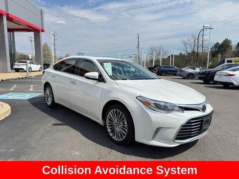 Used 2017 Toyota Avalon Limited w/ All Weather Liner Package image 9