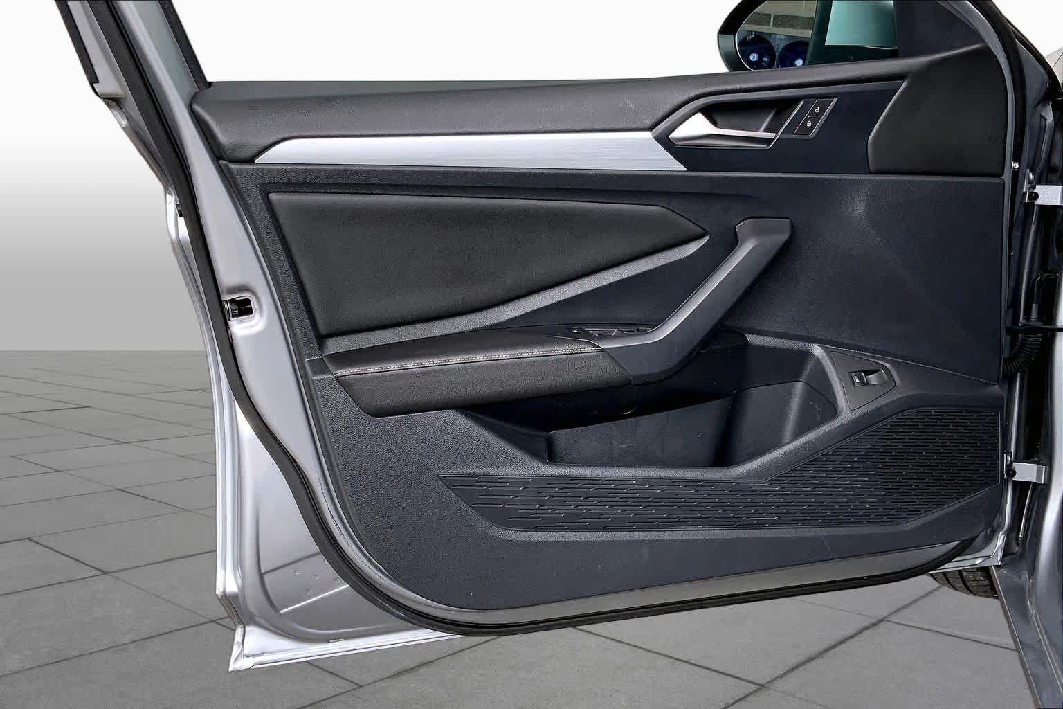 Used 2025 Volkswagen Jetta S FWD image 19