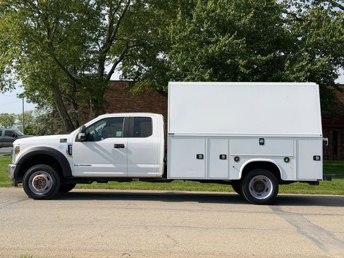 Used 2019 Ford F450 XL w/ XL Value Package AWD/4WD image 2