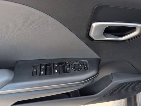 Used 2025 Kia K4 FWD image 13