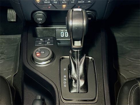 Used 2023 Ford Ranger Lariat w/ FX4 Off-Road Package image 32