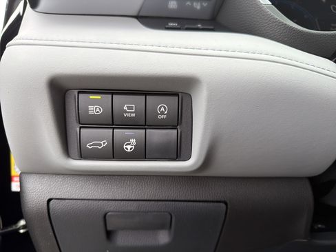 New 2026 Toyota Highlander Platinum image 18