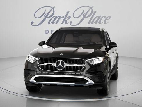 Used 2025 Mercedes-Benz GLC 350e 4MATIC image 36