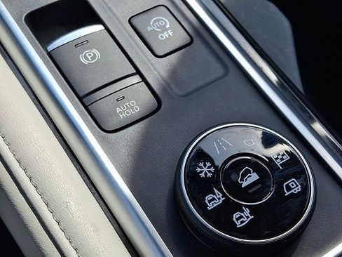 Used 2023 Nissan Pathfinder SL image 25