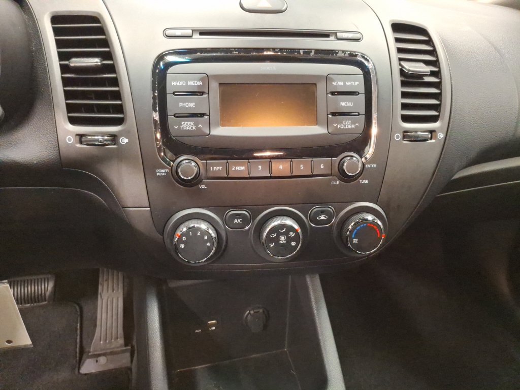 Used 2017 Kia Forte LX FWD image 21