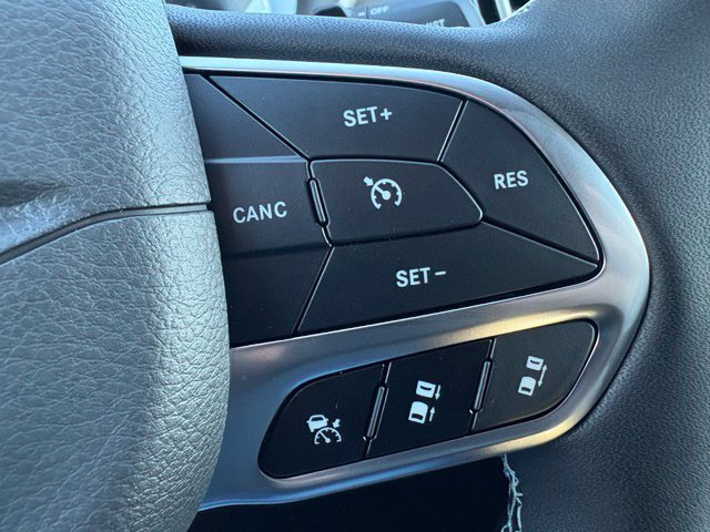 New 2027 Chrysler Pacifica Select FWD image 25