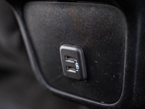 Used 2020 Chevrolet Equinox LS image 31