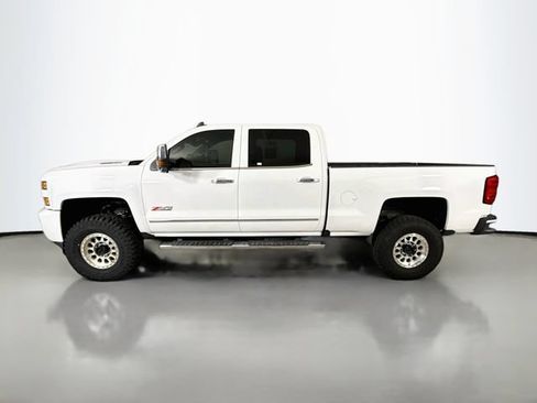 Used 2019 Chevrolet Silverado 2500 LTZ w/ Duramax Plus Package AWD/4WD image 4