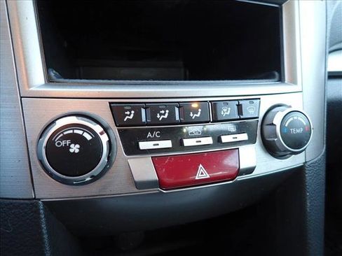 Used 2011 Subaru Outback 2.5i image 18