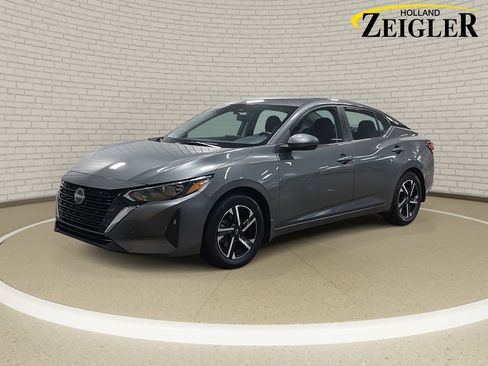 Certified 2025 Nissan Sentra SV image 1