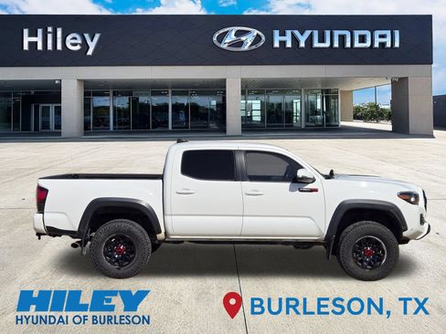 Used 2017 Toyota Tacoma TRD Pro AWD/4WD image 3
