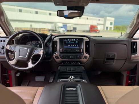 Used 2019 GMC Sierra 2500 Denali w/ Duramax Plus Package AWD/4WD image 34
