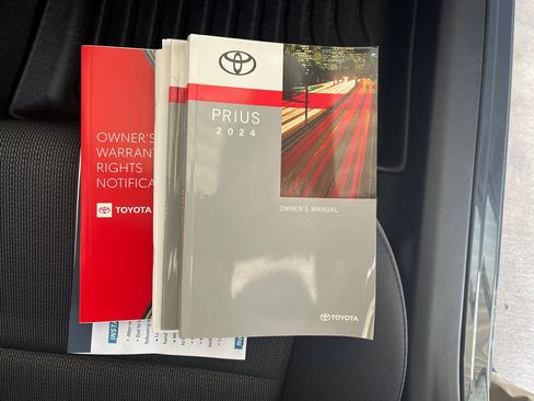 Used 2024 Toyota Prius LE image 36