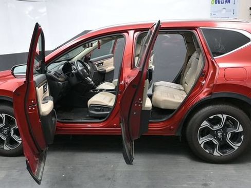 Used 2018 Honda CR-V Touring image 8