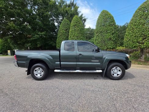 Used 2010 Toyota Tacoma 4x4 Access Cab V6 image 8