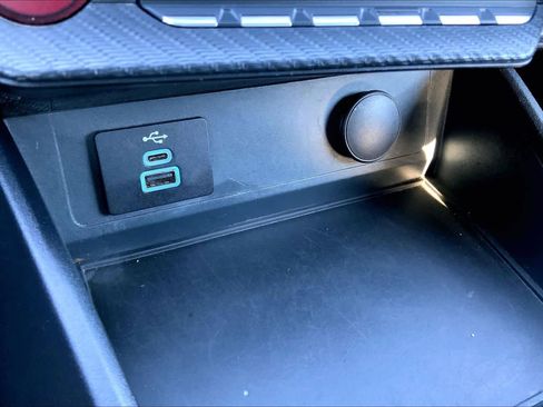 Used 2024 Ford Mustang Convertible image 33