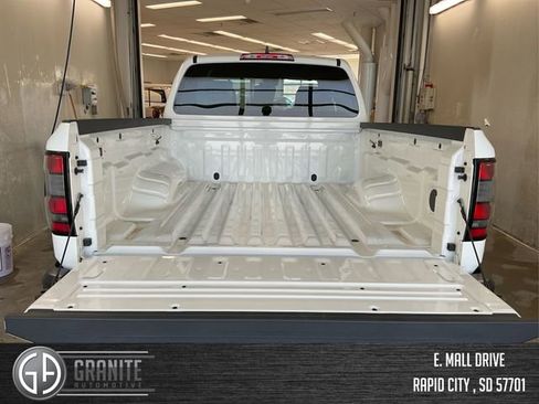 Used 2025 Nissan Frontier S image 11