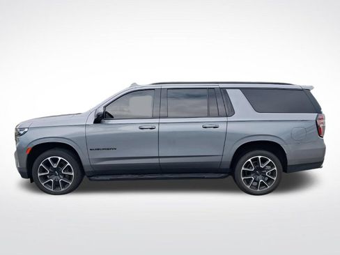 Used 2022 Chevrolet Suburban RST w/ Sport Performance Package AWD/4WD image 11