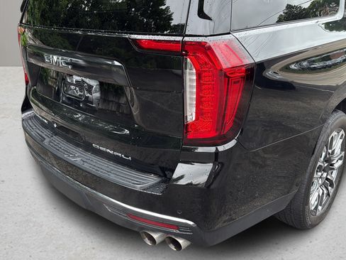 Used 2024 GMC Yukon XL Denali Ultimate AWD/4WD image 15