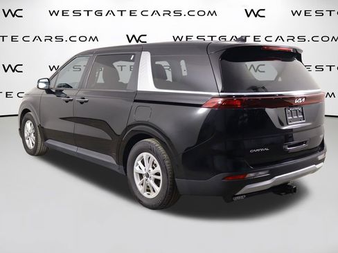 Used 2023 Kia Carnival LX FWD image 44