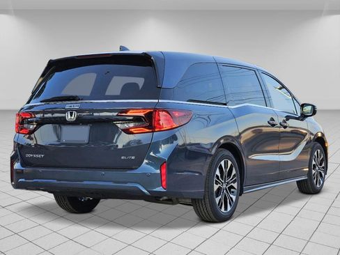 New 2026 Honda Odyssey Elite image 3