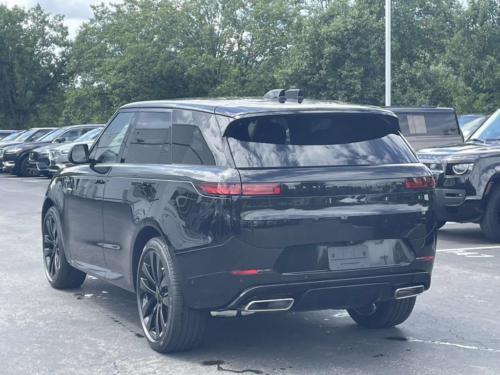 New 2026 Land Rover Range Rover Sport Dynamic SE AWD/4WD image 9