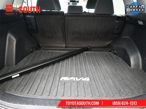 Used 2021 Toyota RAV4 XLE w/ Convenience Package image 24