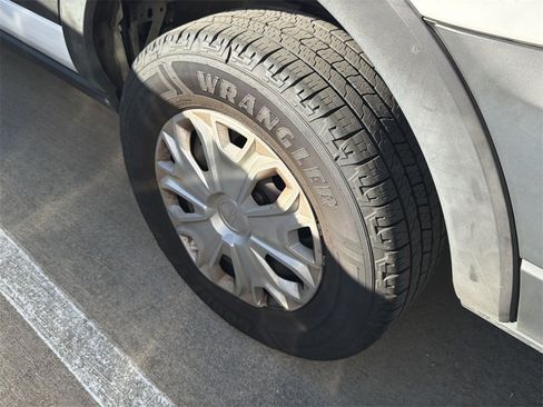 Used 2022 Ford Transit 250 Medium Roof image 4